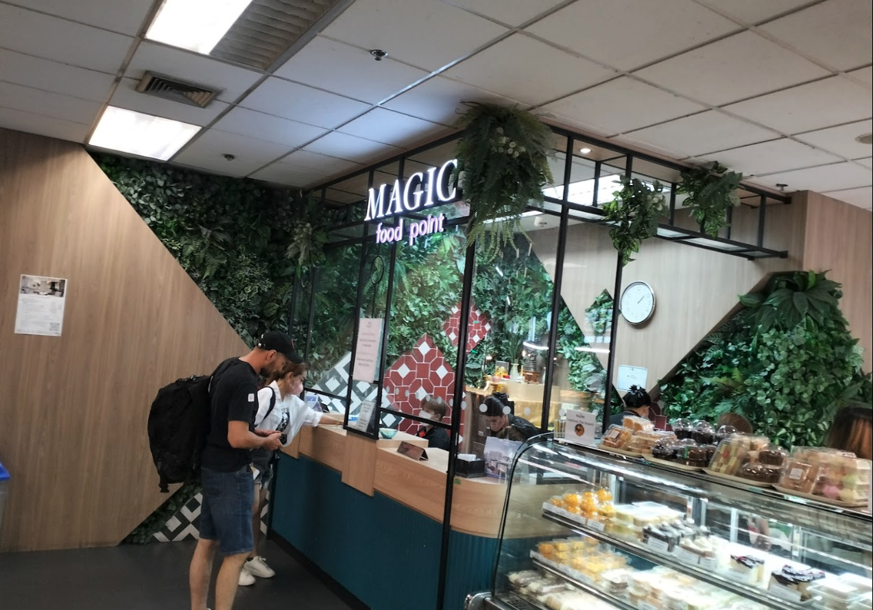 شارع الطعام Magic Food Point في مطار سوفارنابومى