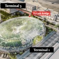 新加坡樟宜機場（Singapore Changi Airport：SIN）攻略：了解航廈位置、地圖、設施、交通，第一次來也不怕迷路！怎麼使用免費的 WiFi 服務？怎麼搭乘機場巴士與 Skytrain 在航廈間移動？手機平板沒電了怎麼找到充電站？星耀樟宜、雨漩渦瀑布、森林谷、星空花園，讓你機場也能玩一整天！轉機旅客可參加免費新加坡市區之旅！退稅流程、條件、櫃台位置，讓你輕鬆拿回退稅款！兒童遊樂區、育嬰室、免費休息區讓你在機場也可以輕鬆帶小孩！