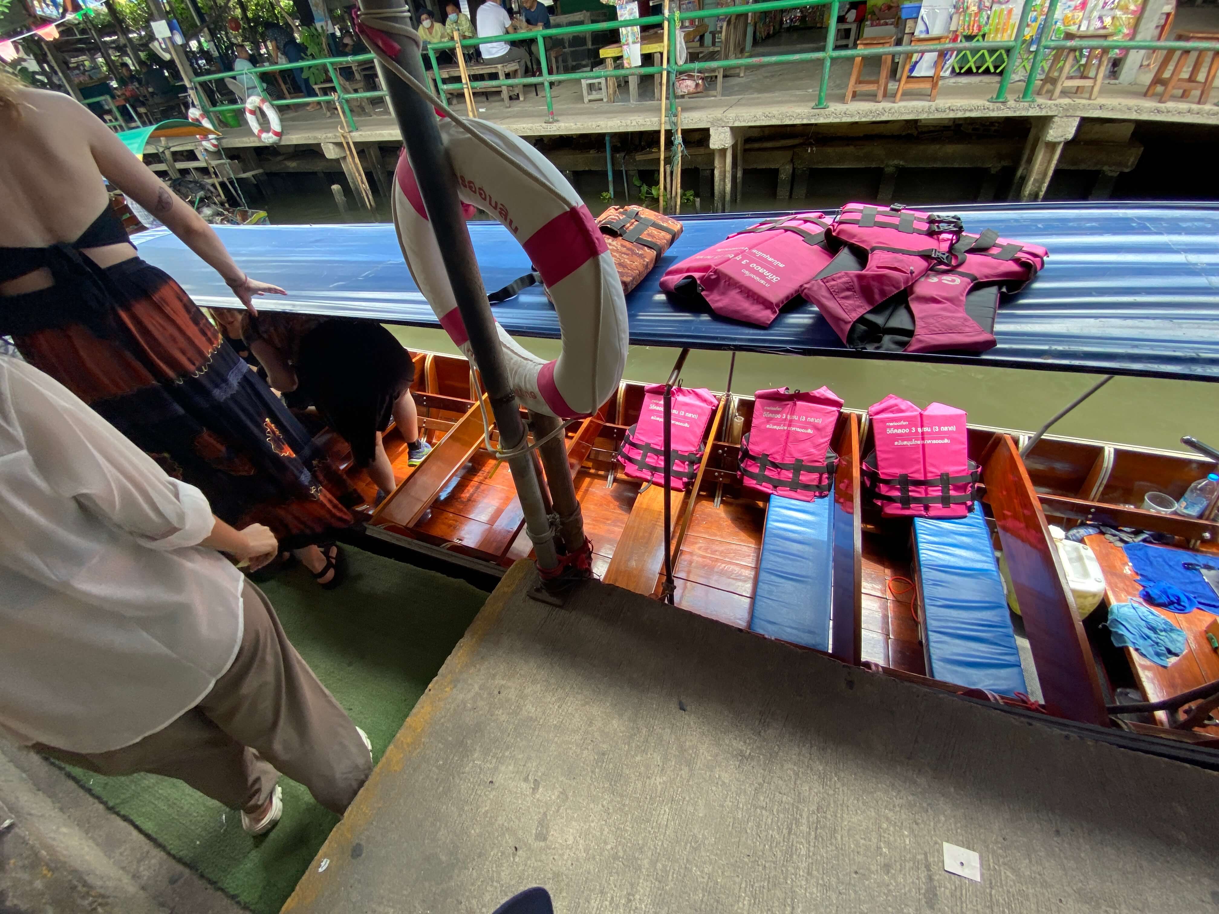 Khlong Lat Mayom Floating Market