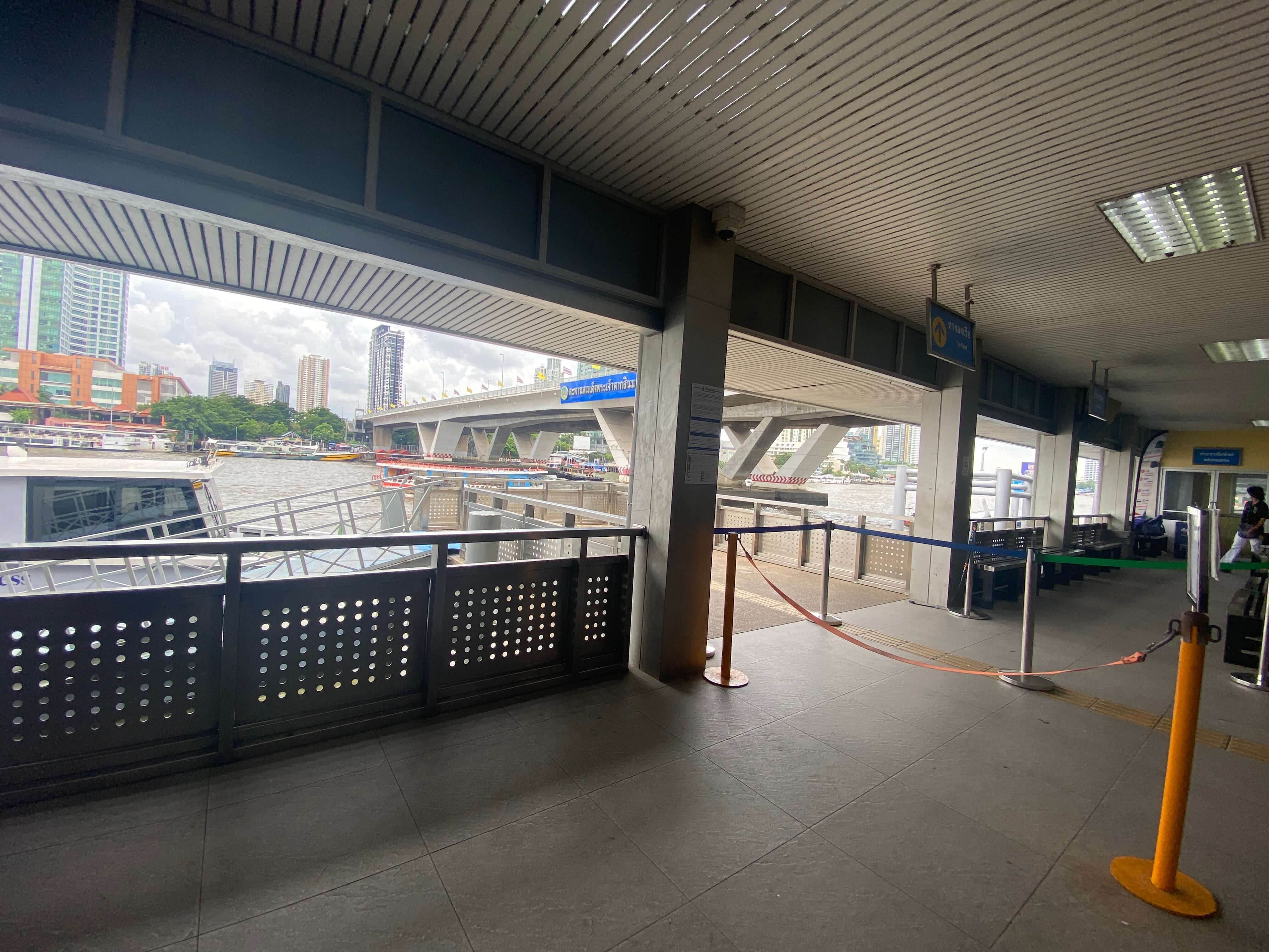 中央码头 Sathorn Pier (Central Pier)